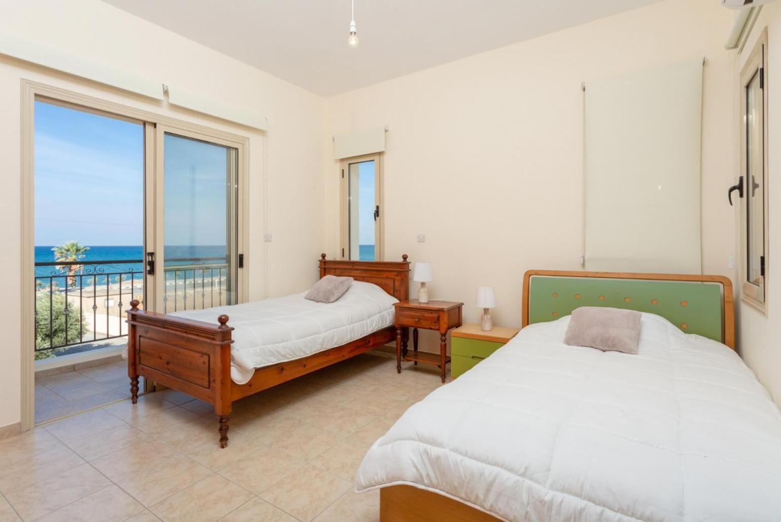 Villa Seashore One Пафос Экстерьер фото